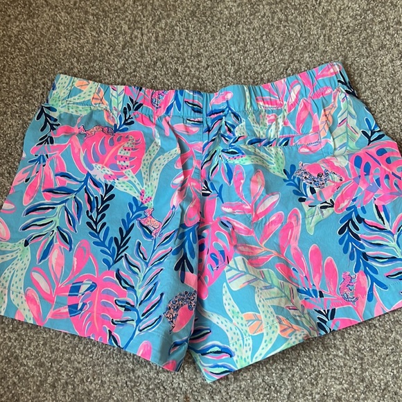 lilly pulitzer shorts - Picture 3 of 4